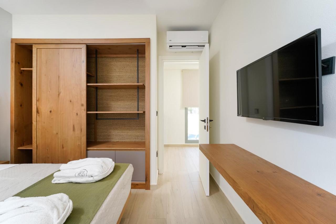 Azzure Luxury Suites Потос Екстер'єр фото