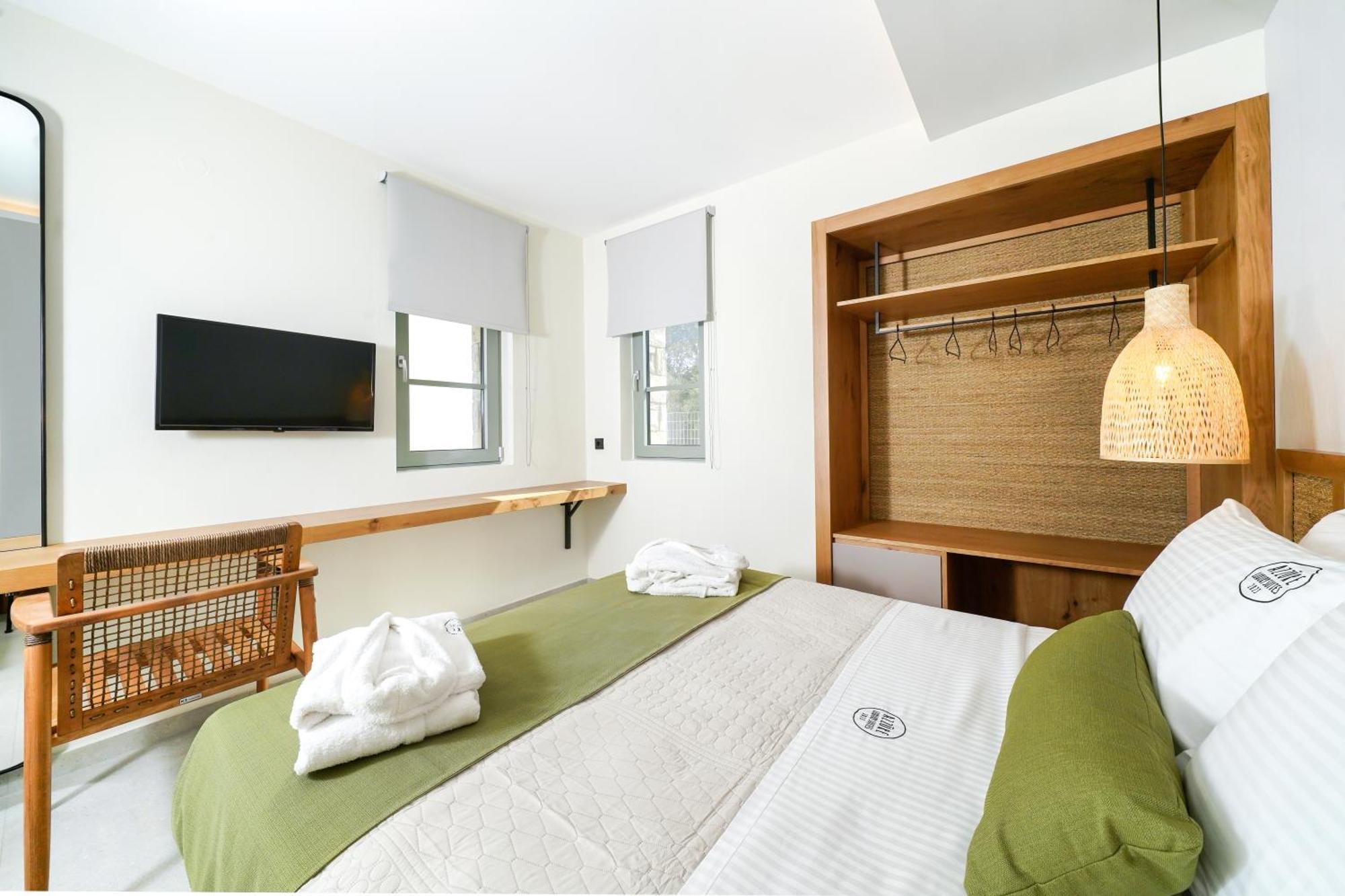 Azzure Luxury Suites Потос Екстер'єр фото