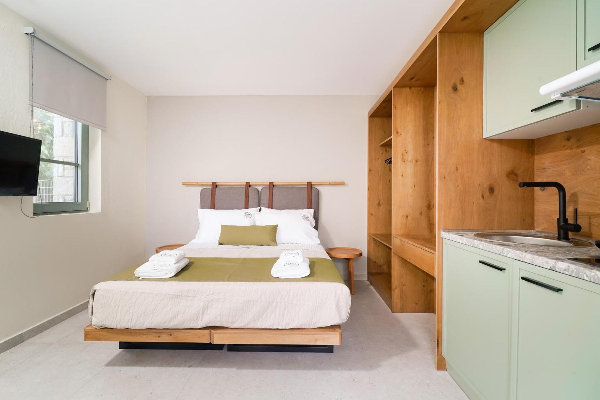 Azzure Luxury Suites Потос Екстер'єр фото