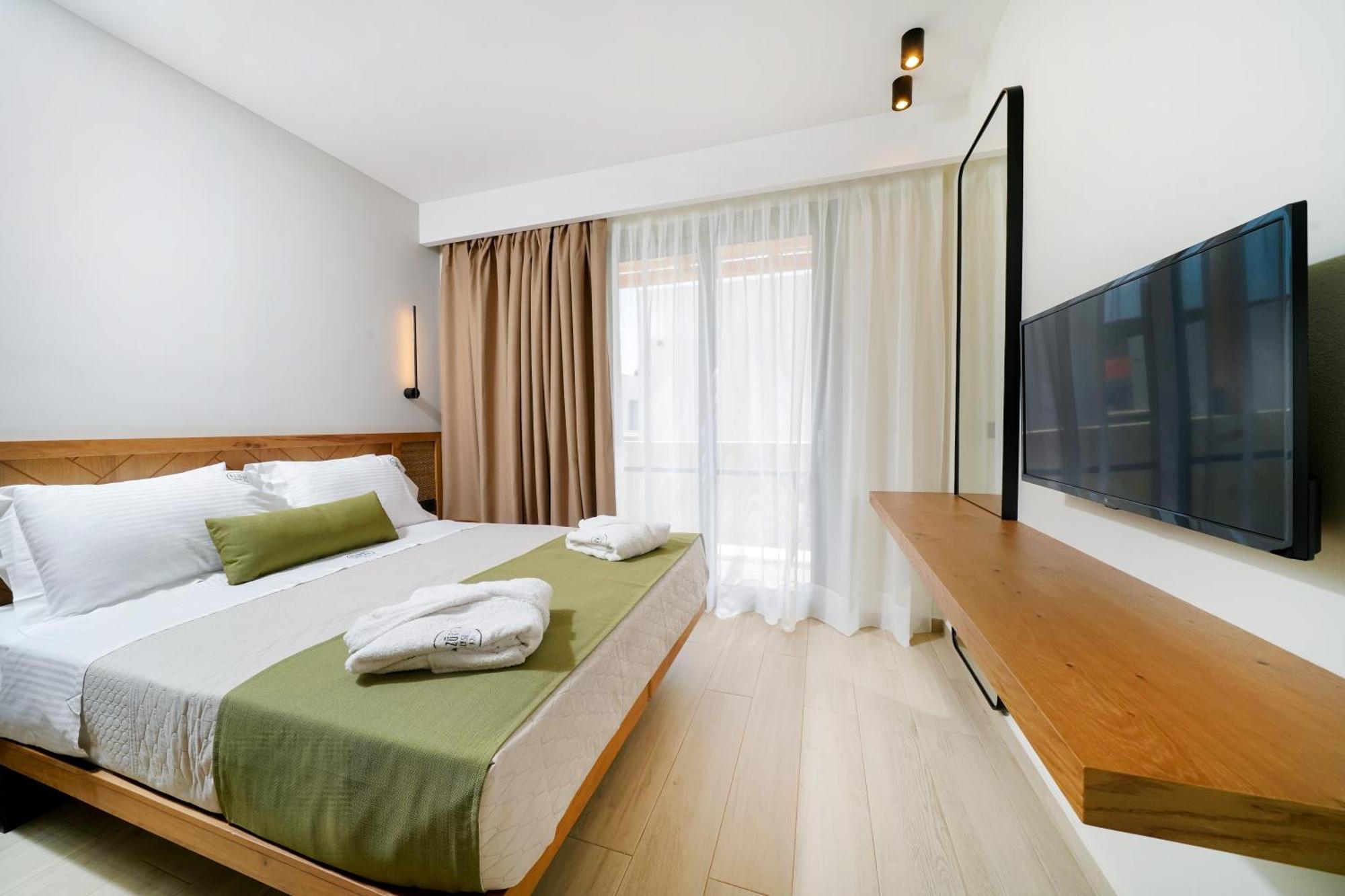 Azzure Luxury Suites Потос Екстер'єр фото